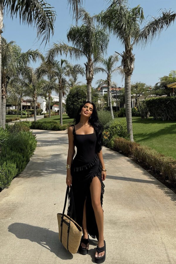 EYY Women Black Astrid Slit Long Dress